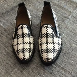 Everlane Woven “Street Shoe” Black and White